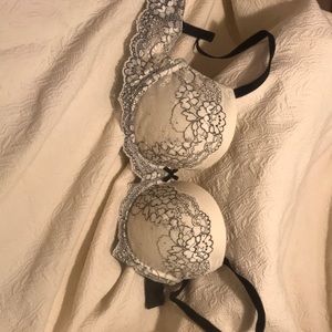 Victoria’s Secret Dream Angels Bra